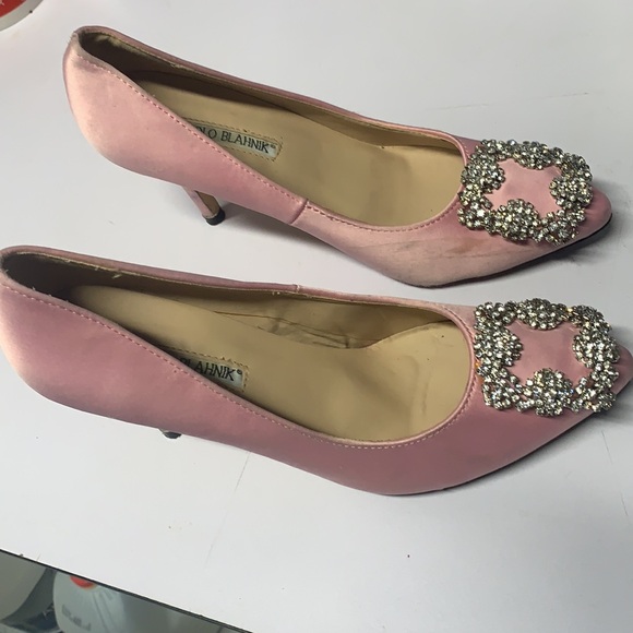 Manolo Blahnik Shoes - Picture 2 of 8